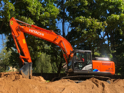 Экскаватор Гусеничный Hitachi 210